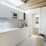 Apartment Le Marais By Studio Prestige