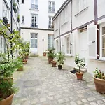 Apartment Le Marais By Studio Prestige